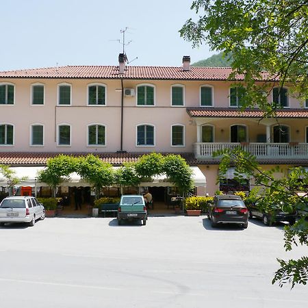 Albergo Ristorante Sterlina Grizzana Dış mekan fotoğraf